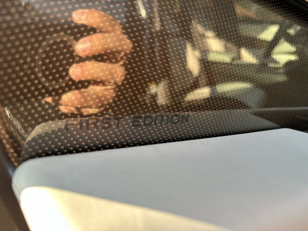 Automobil
