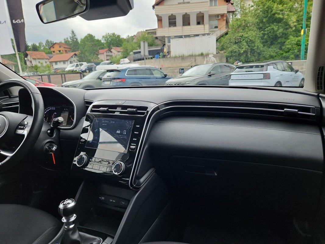 Automobil