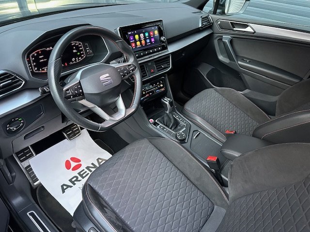 Automobil