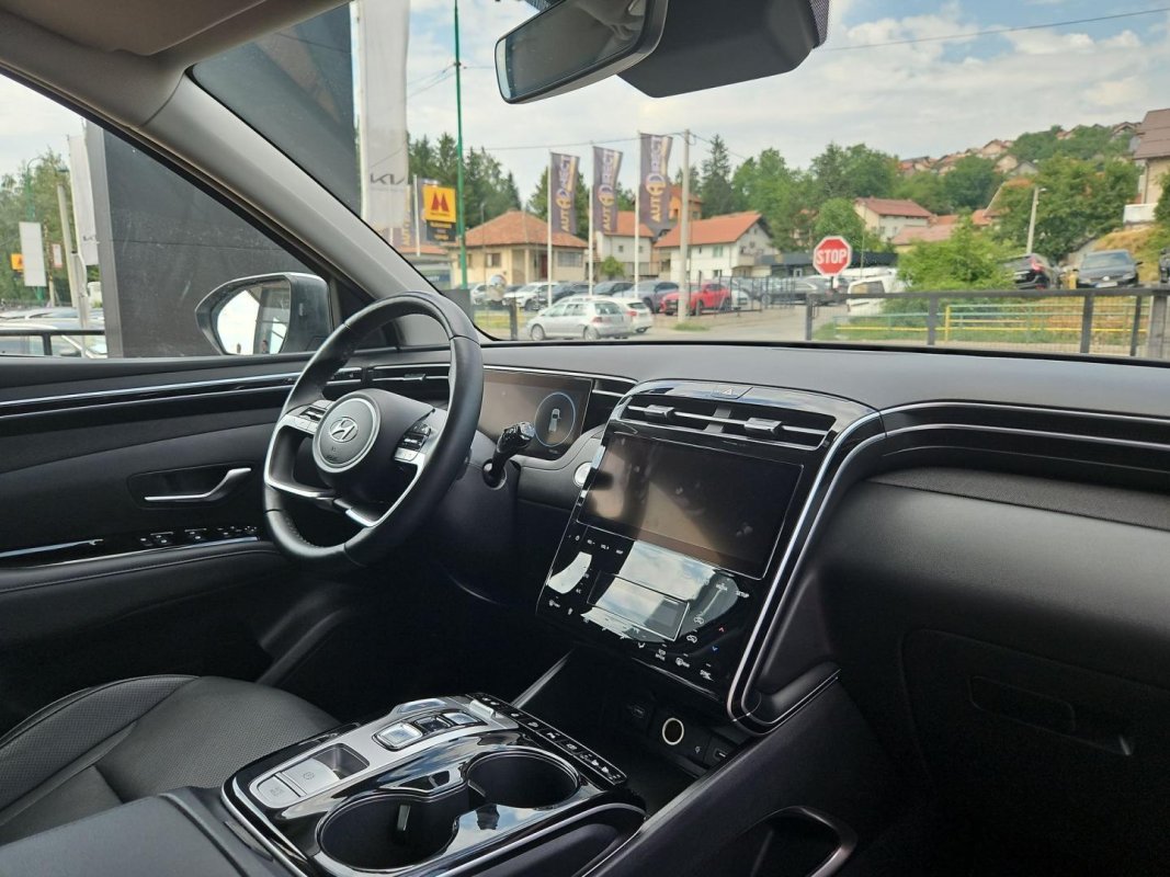 Automobil