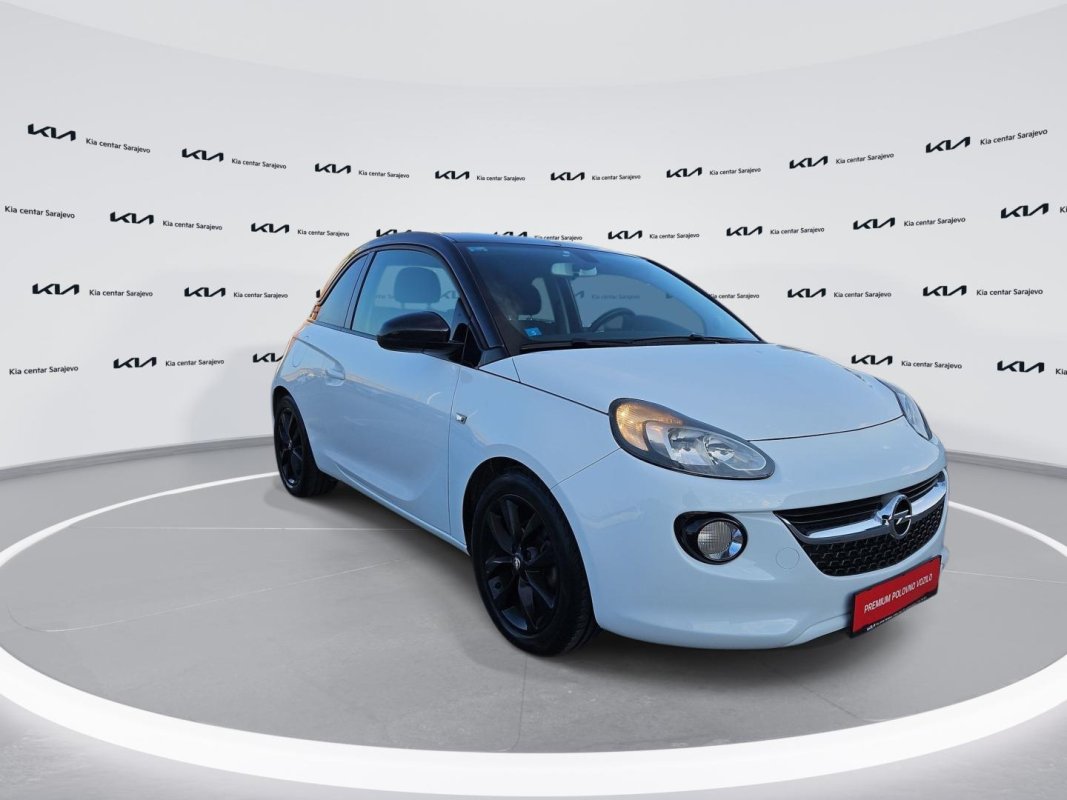 Automobil