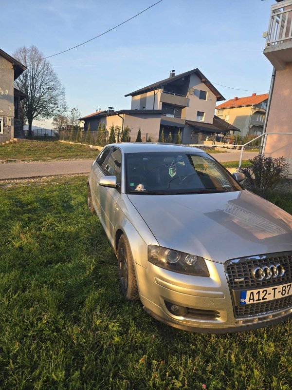 Automobil