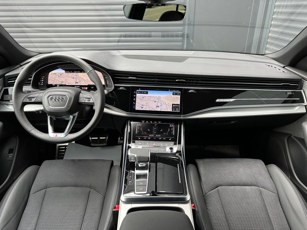 Automobil