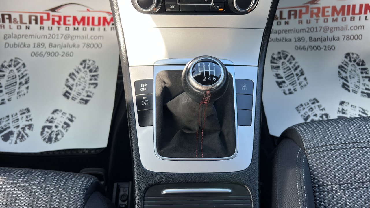 Automobil