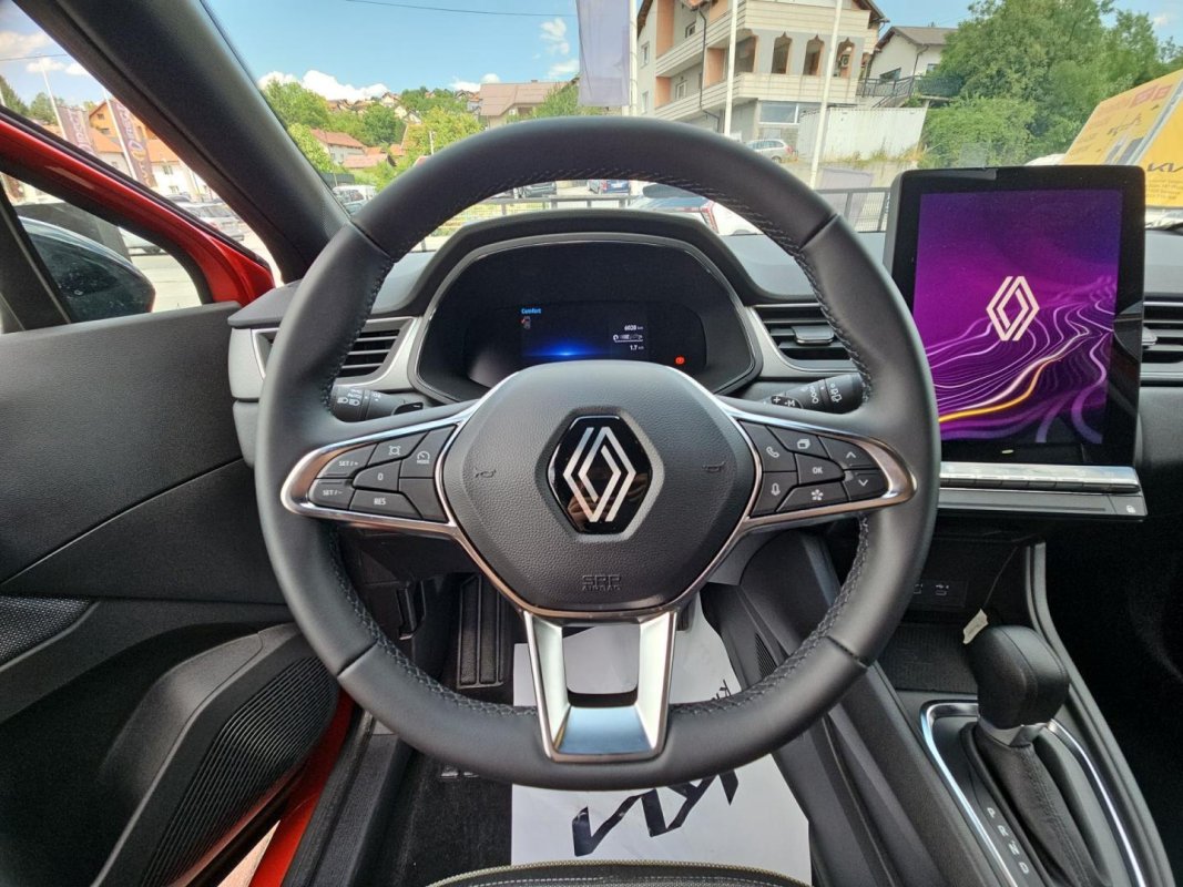 Automobil