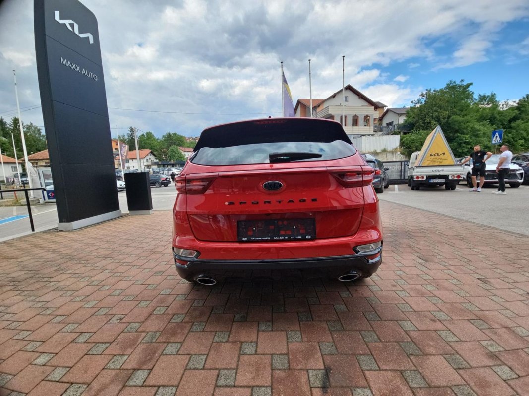 Automobil