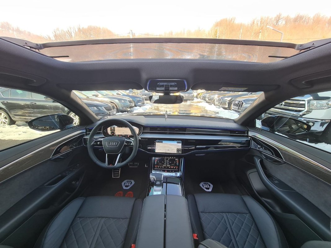 Automobil