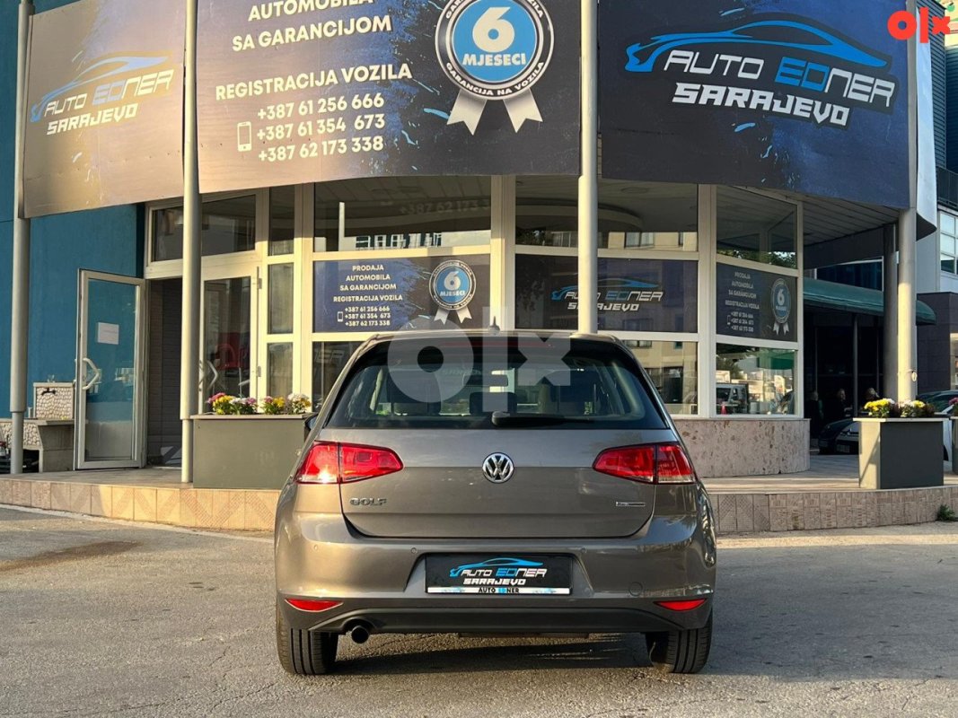 Automobil