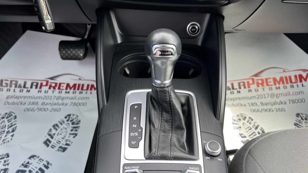 Automobil