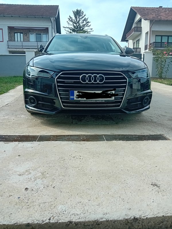 Automobil