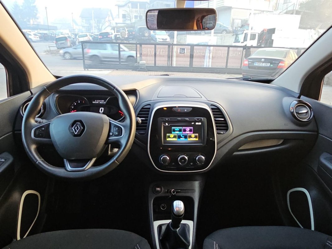 Automobil
