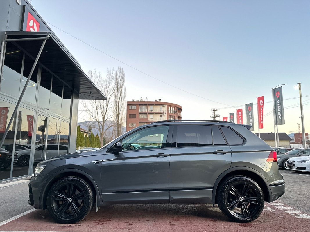 Automobil