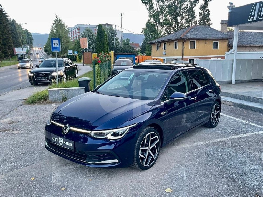 Automobil