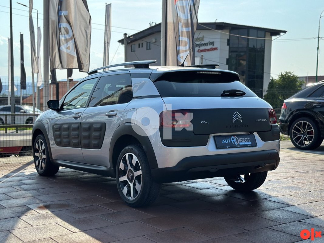 Automobil