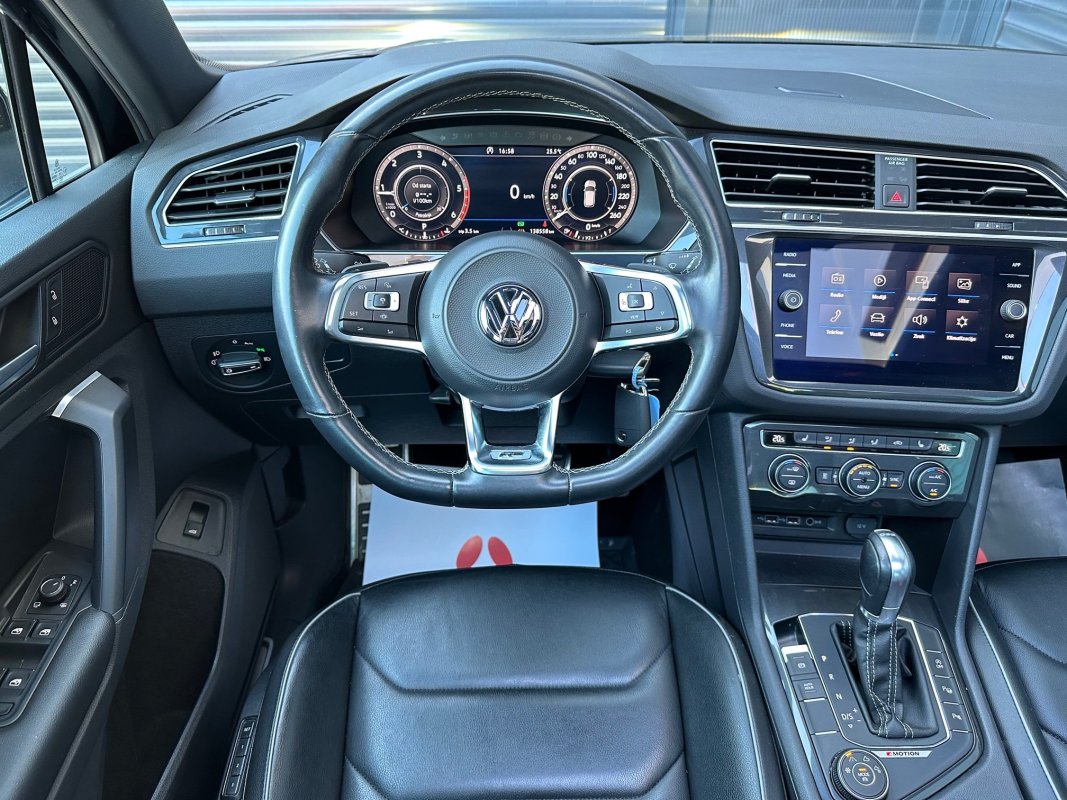 Automobil