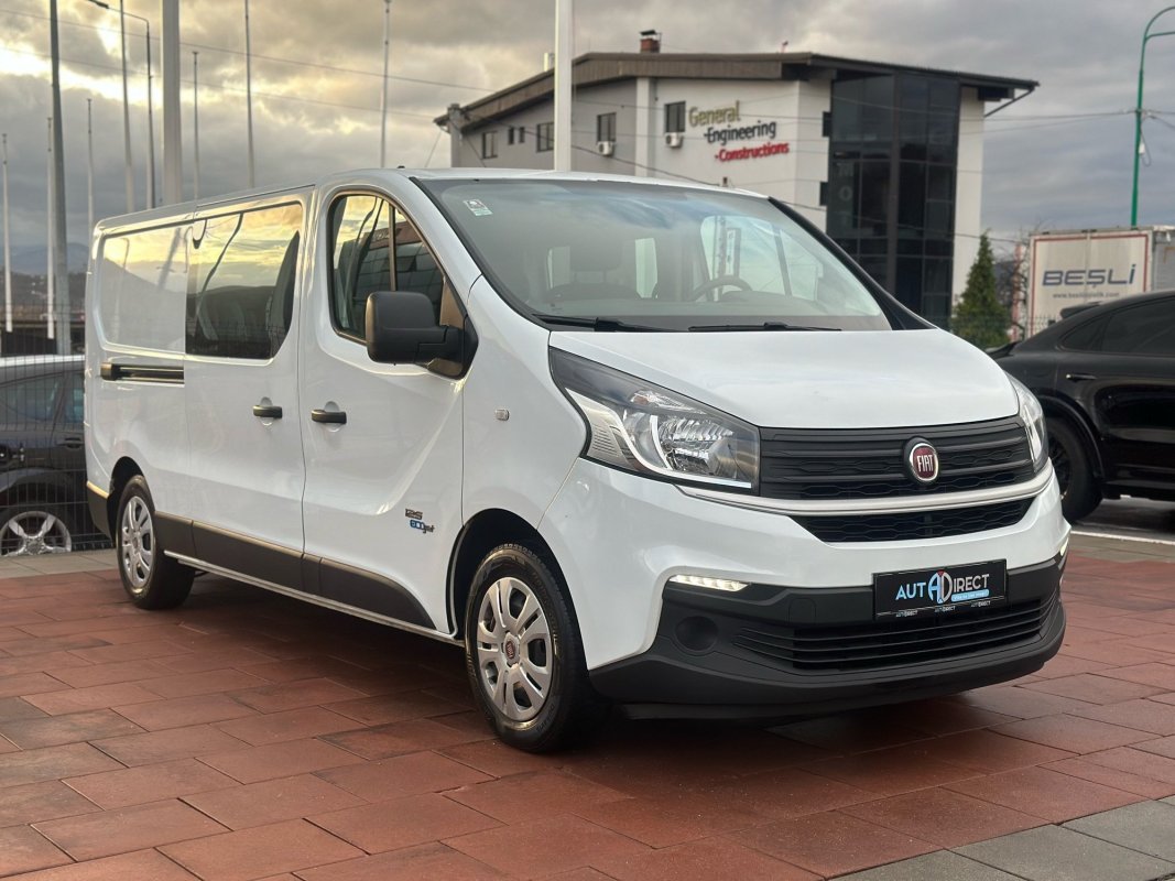 Automobil