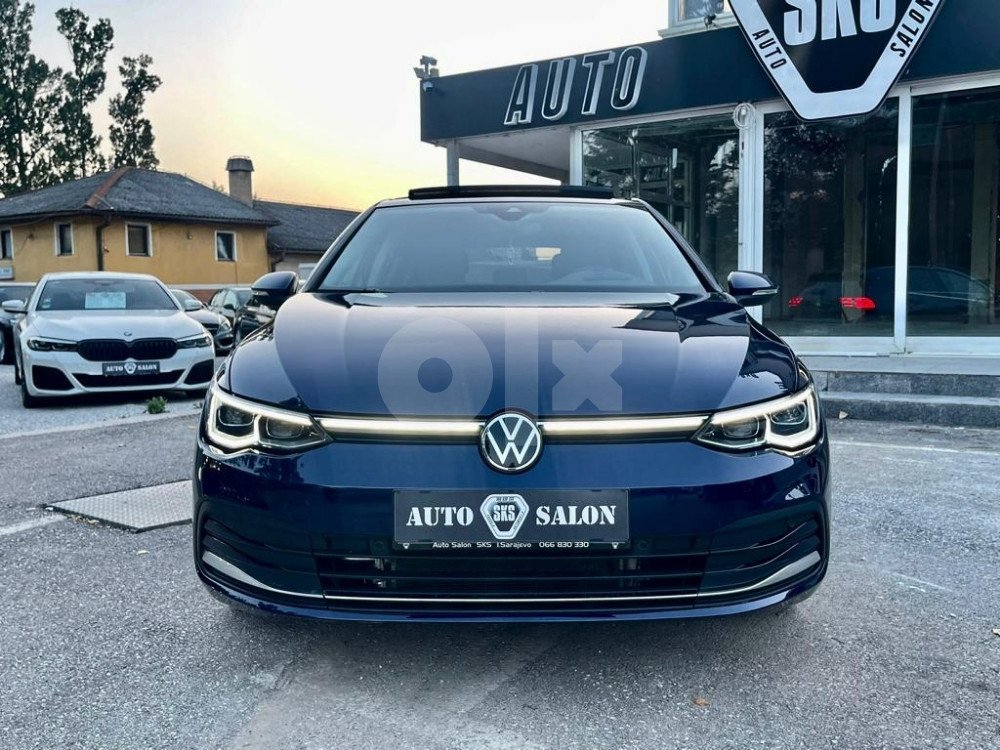 Automobil