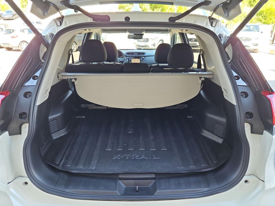 Automobil