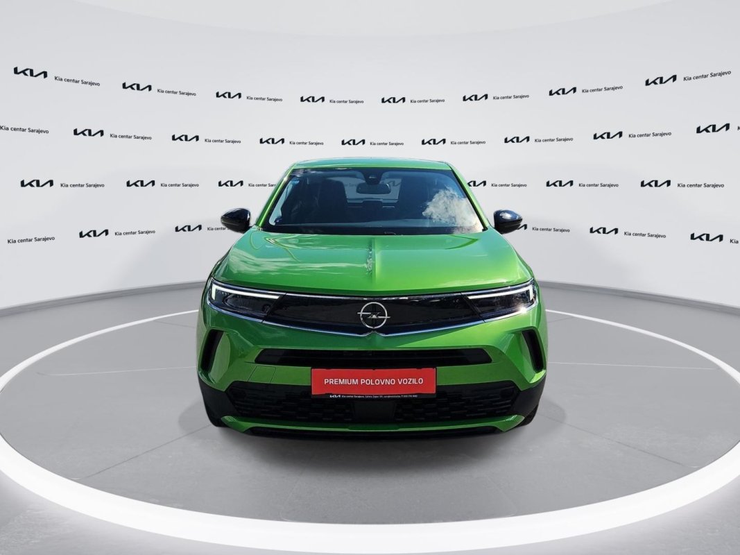 Automobil