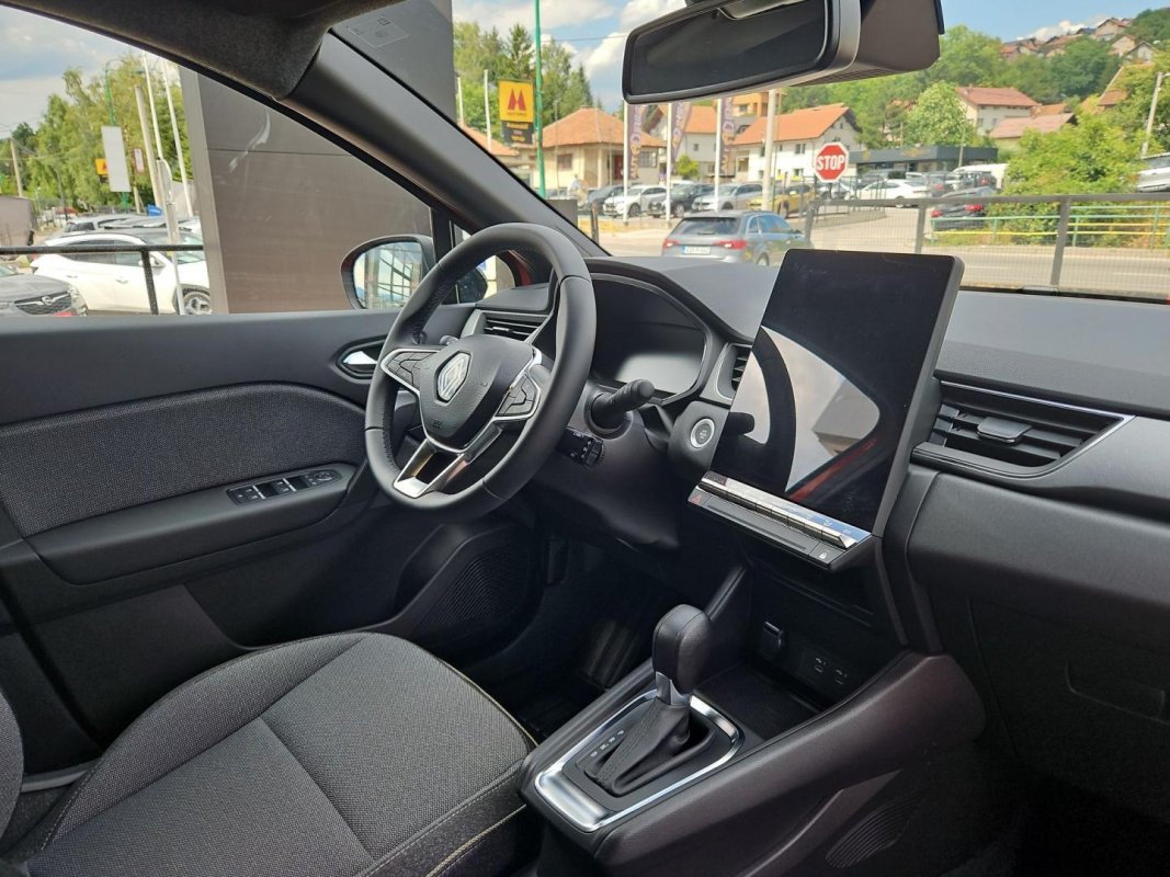 Automobil