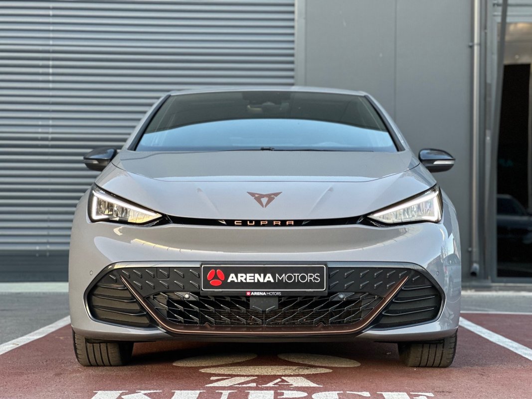 Automobil