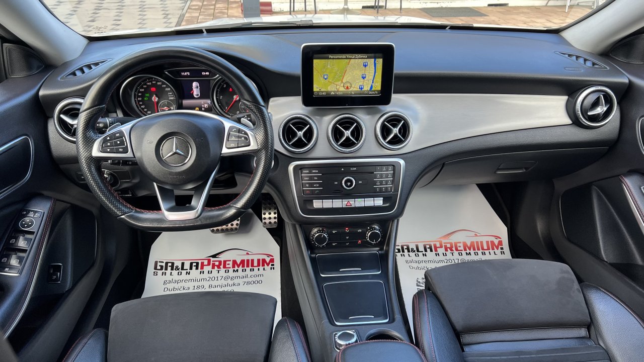 Automobil
