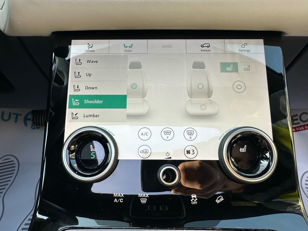 Automobil