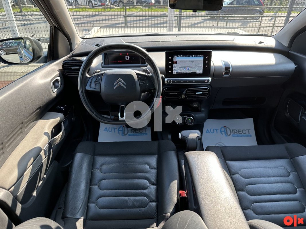 Automobil
