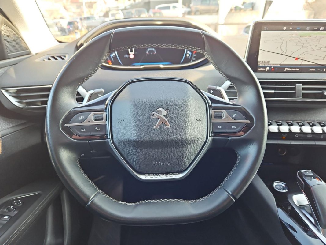 Automobil