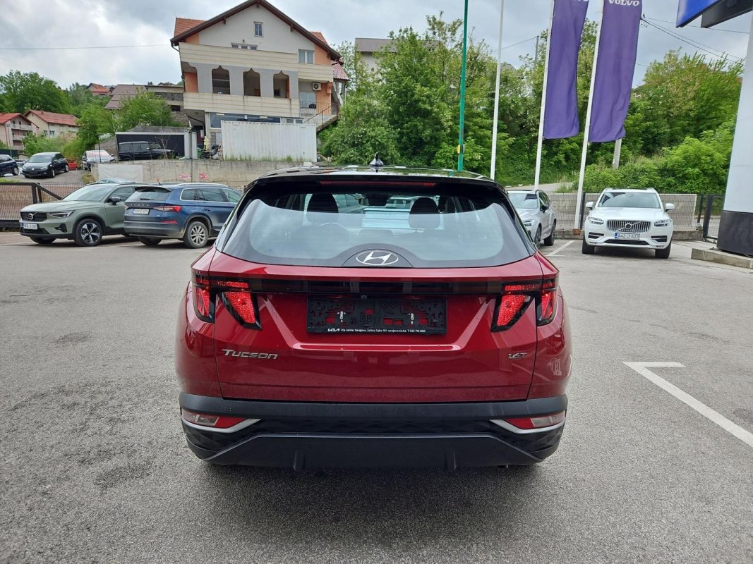 Automobil