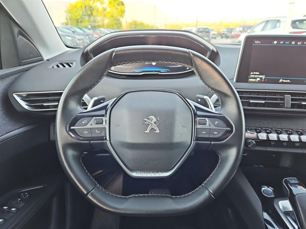 Automobil
