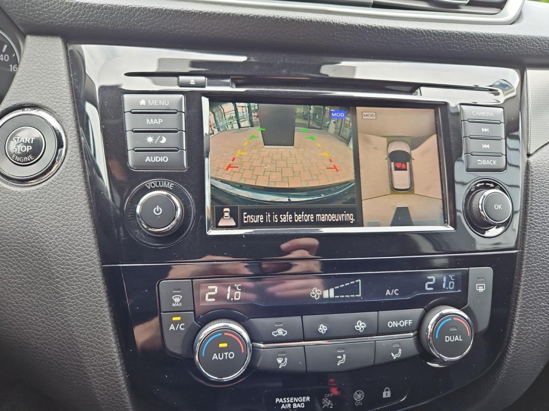Automobil