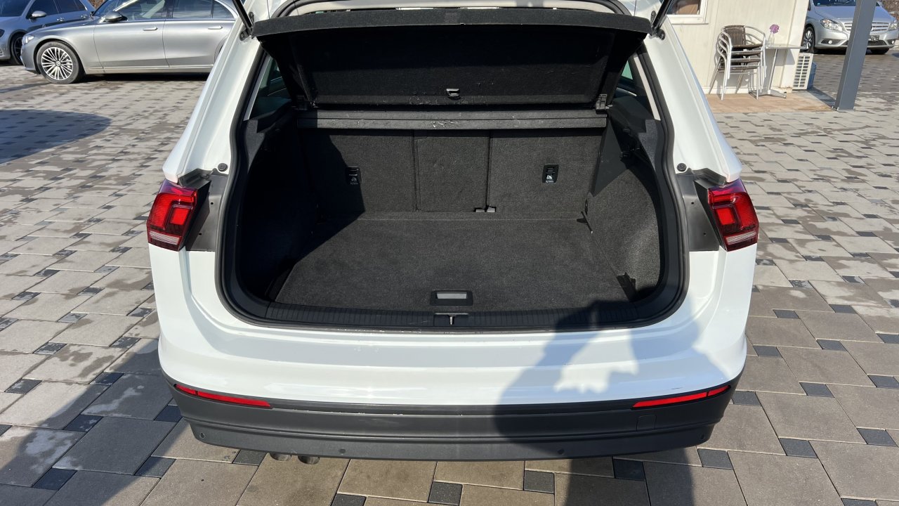 Automobil