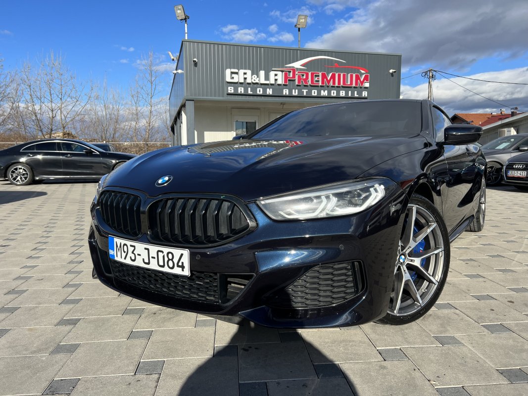 Automobil