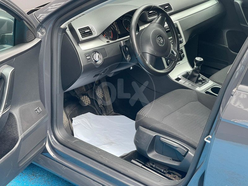 Automobil