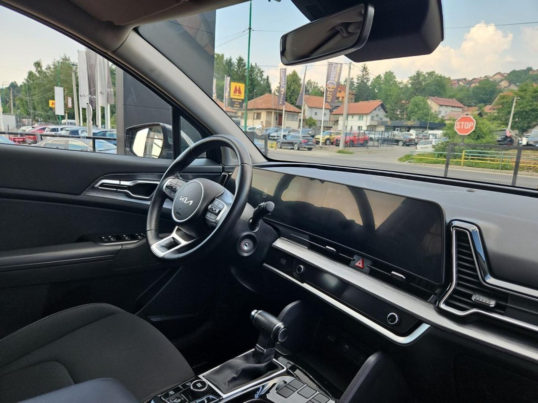 Automobil
