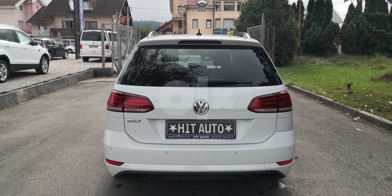 Automobil