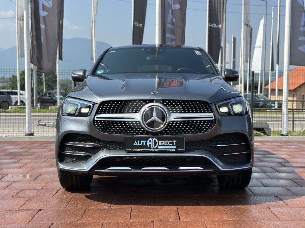 Automobil