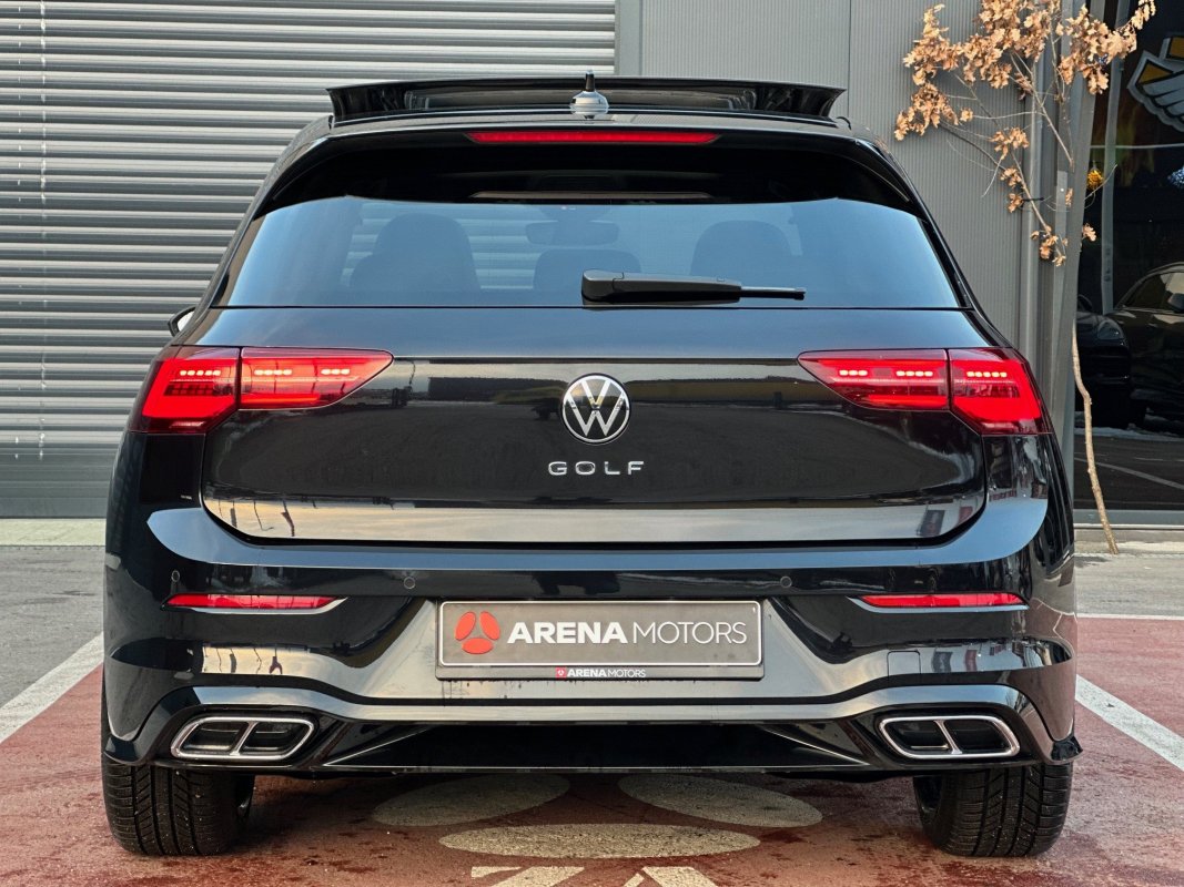 Automobil