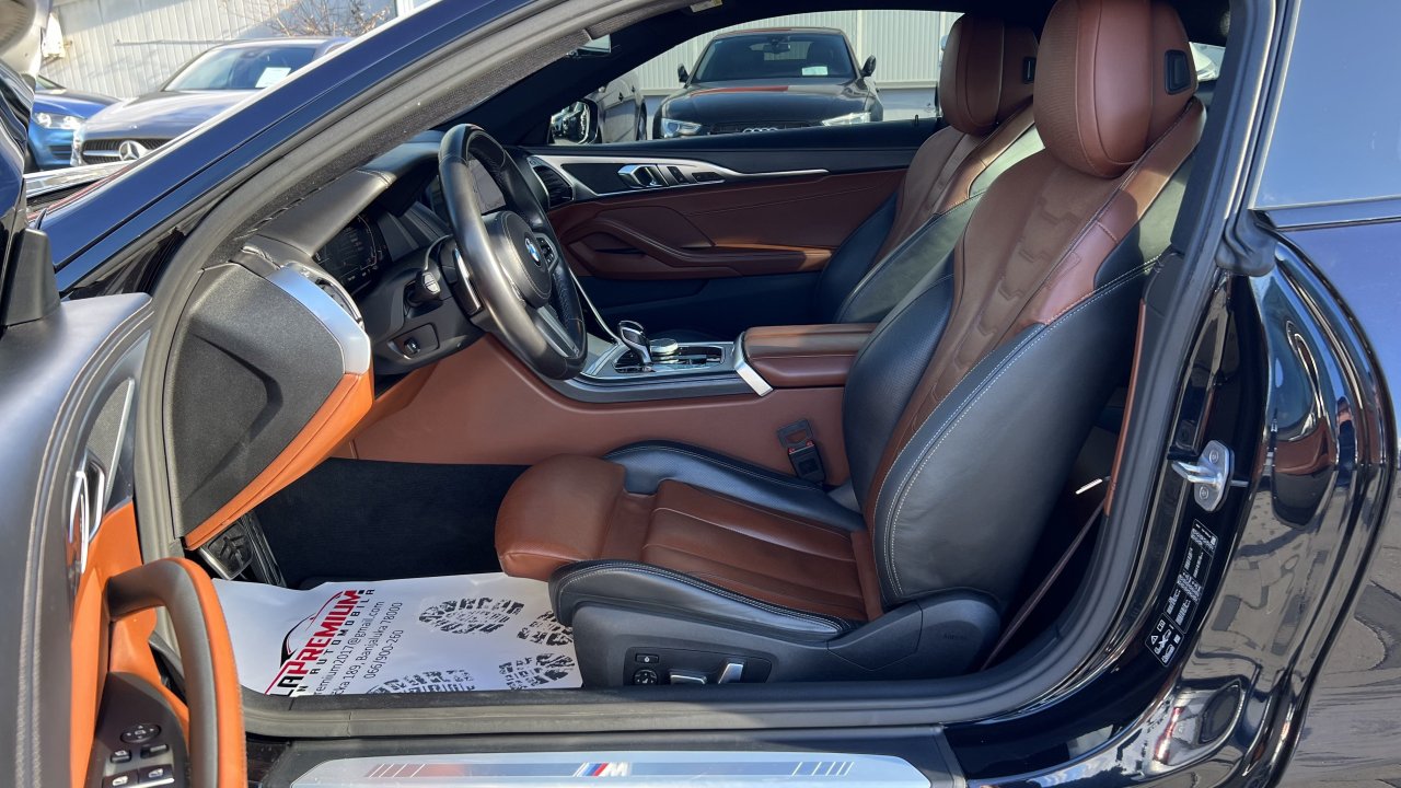 Automobil