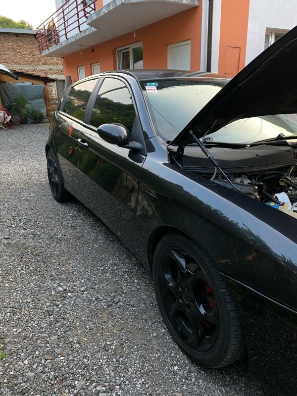 Automobil