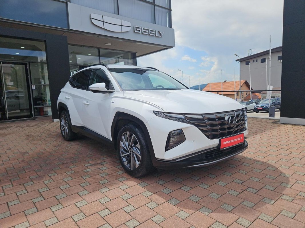 Automobil