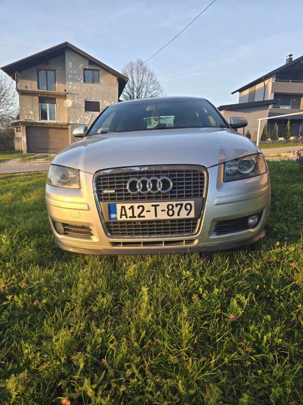 Automobil