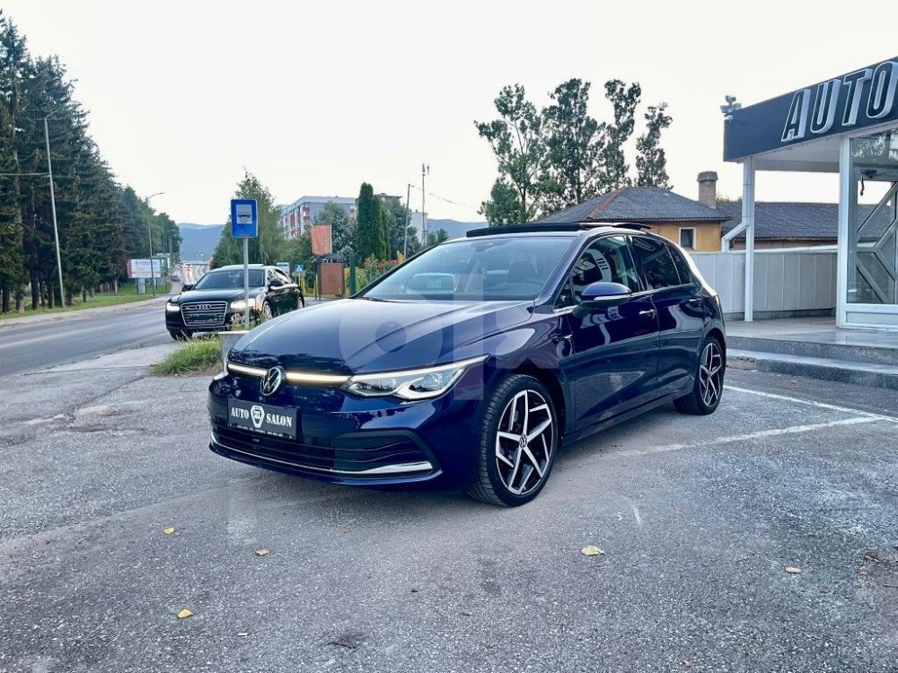 Automobil