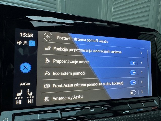 Automobil