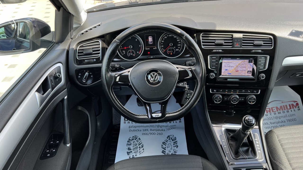 Automobil