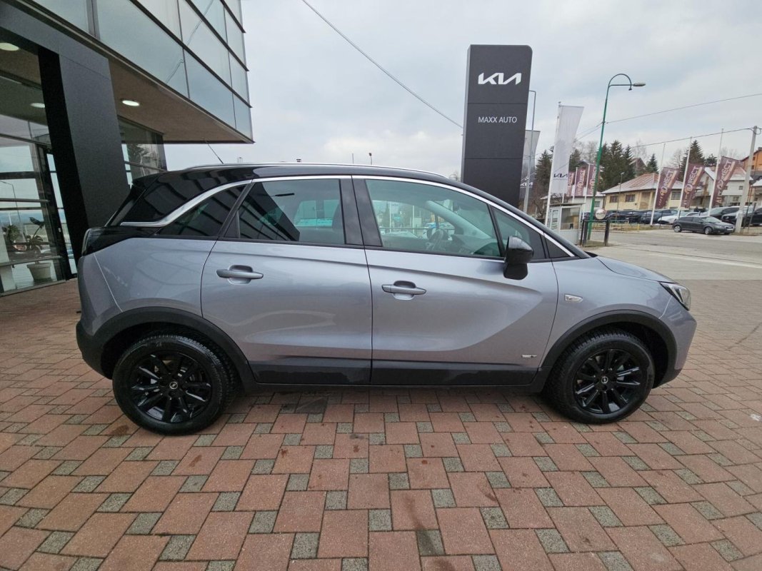 Automobil