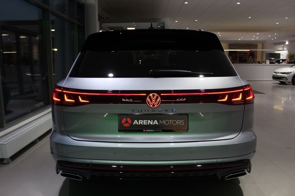 Automobil