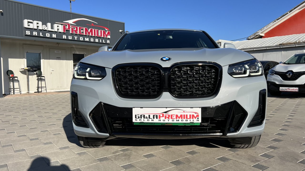 Automobil