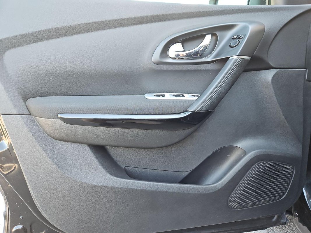 Automobil